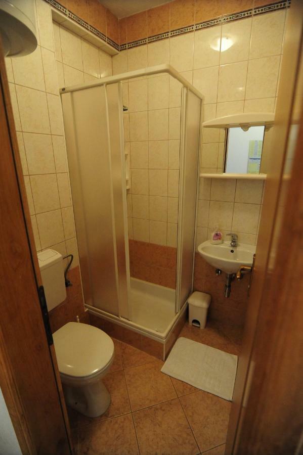 מאקרסקה Apartments Knezevic מראה חיצוני תמונה