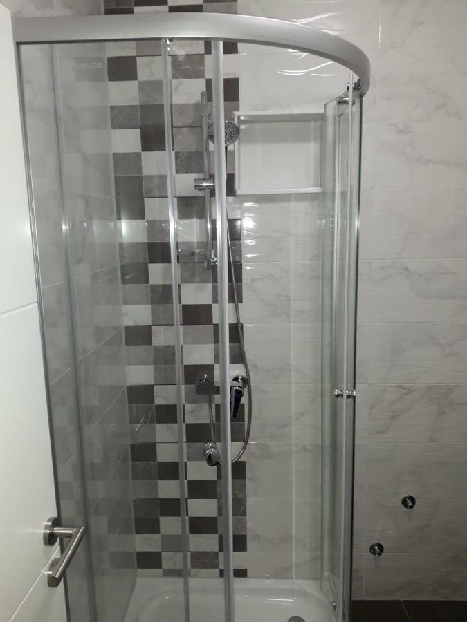 מאקרסקה Apartments Knezevic מראה חיצוני תמונה
