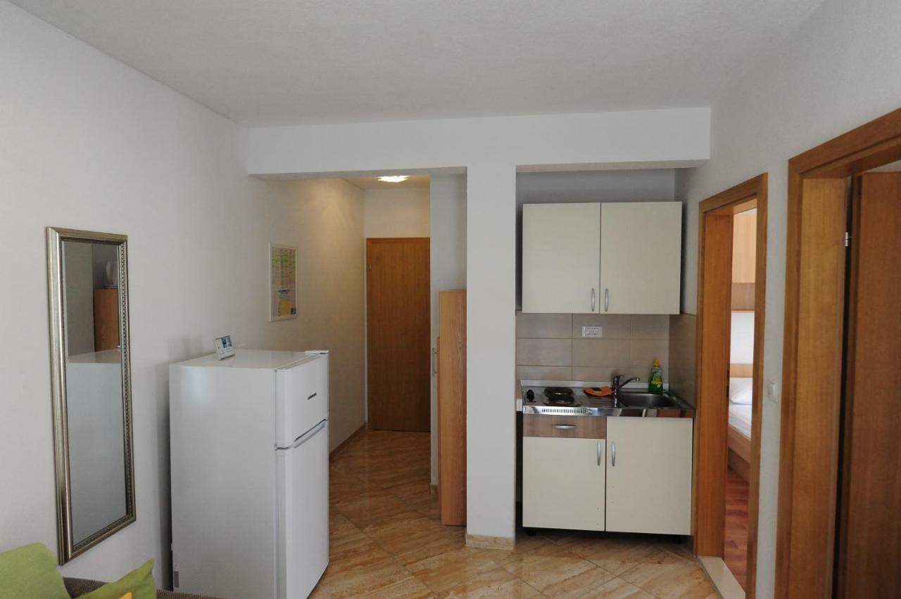 מאקרסקה Apartments Knezevic מראה חיצוני תמונה